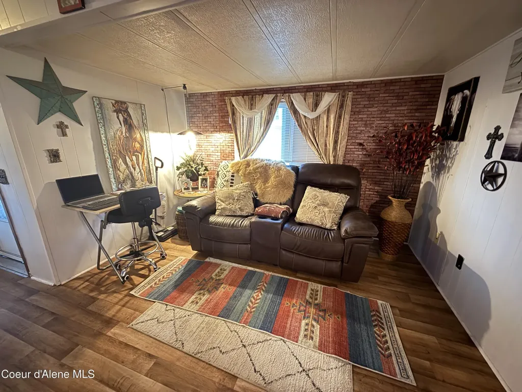 9128 N Starr Loop Hayden ID 83835
