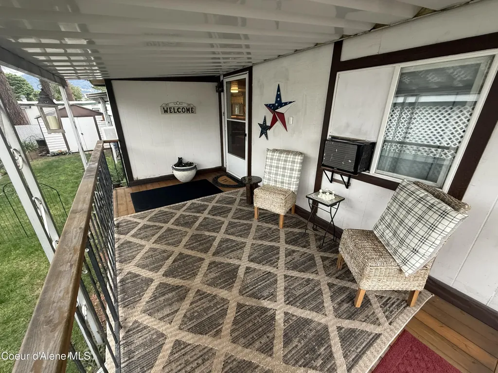 9128 N Starr Loop Hayden ID 83835