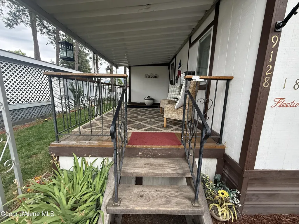 9128 N Starr Loop Hayden ID 83835