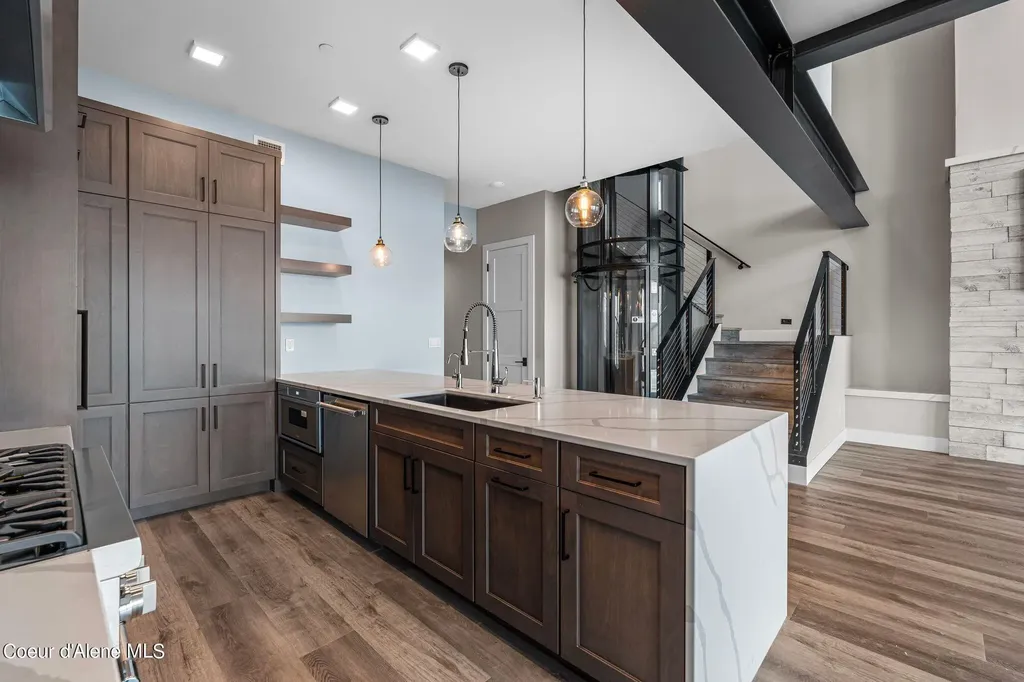 802 Sandpoint Avenue Sandpoint ID 83864