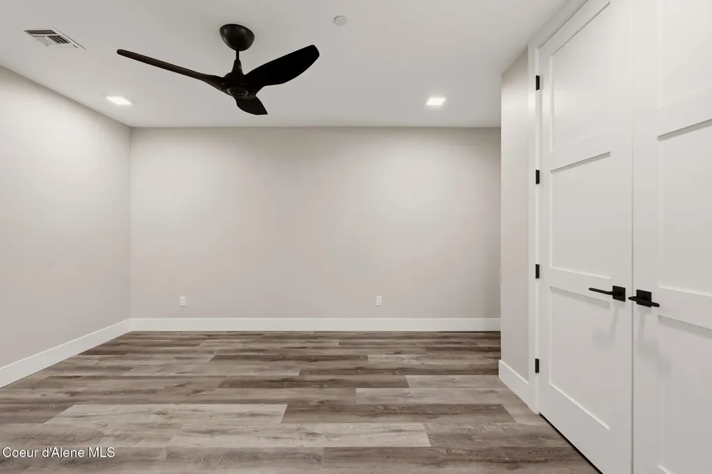 802 Sandpoint Avenue Sandpoint ID 83864