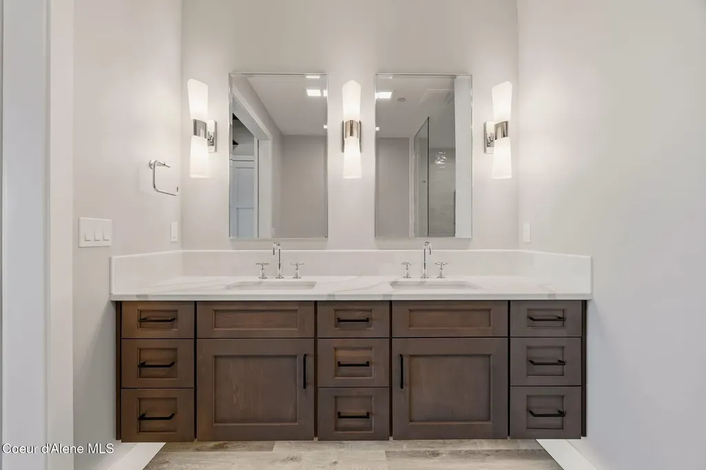 802 Sandpoint Avenue Sandpoint ID 83864