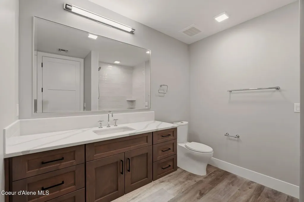 802 Sandpoint Avenue Sandpoint ID 83864