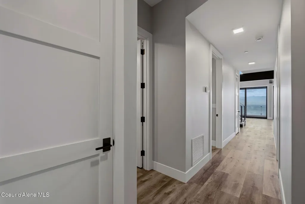 802 Sandpoint Avenue Sandpoint ID 83864