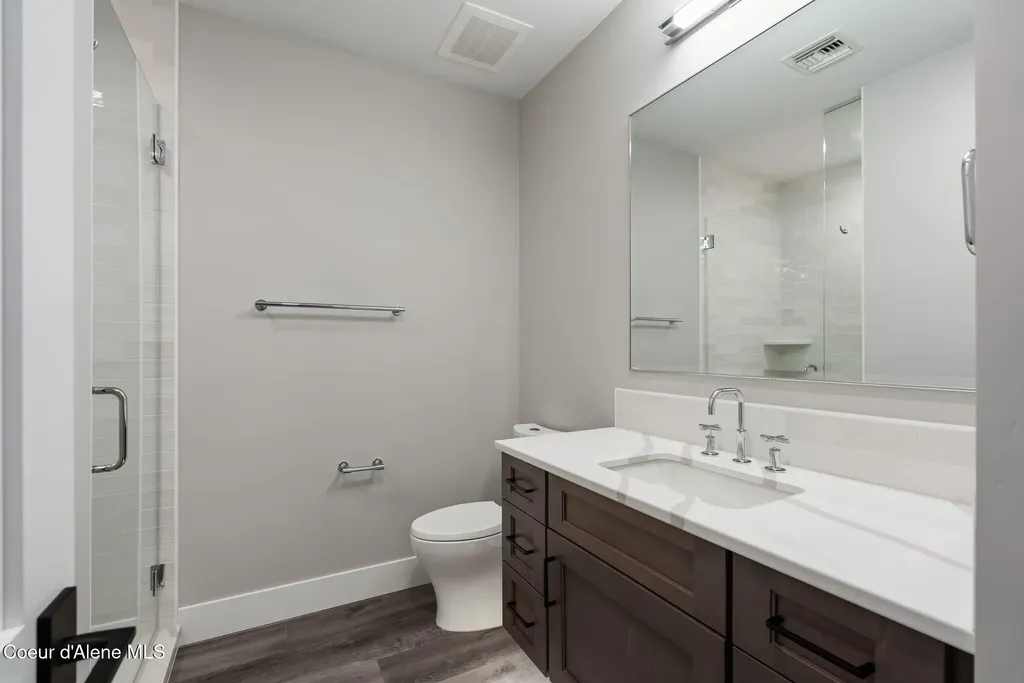 802 Sandpoint Avenue Sandpoint ID 83864