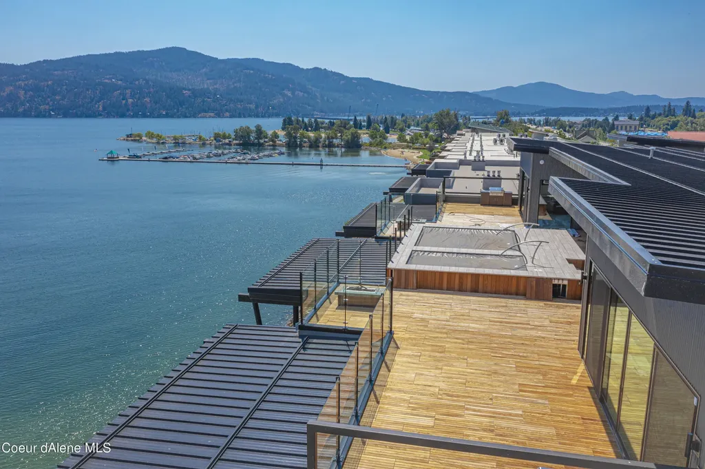 802 Sandpoint Avenue Sandpoint ID 83864