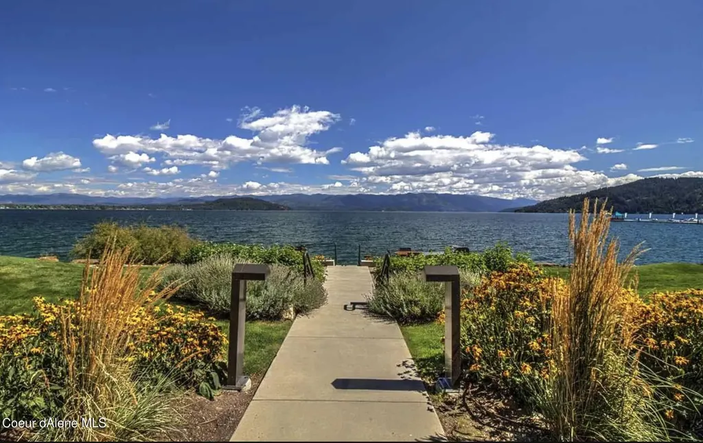 802 Sandpoint Avenue Sandpoint ID 83864