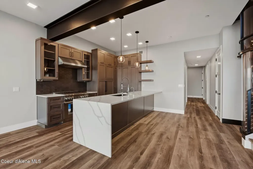 802 Sandpoint Avenue Sandpoint ID 83864