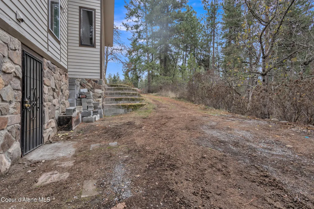 3010 E Rivercrest Drive Post Falls ID 83854