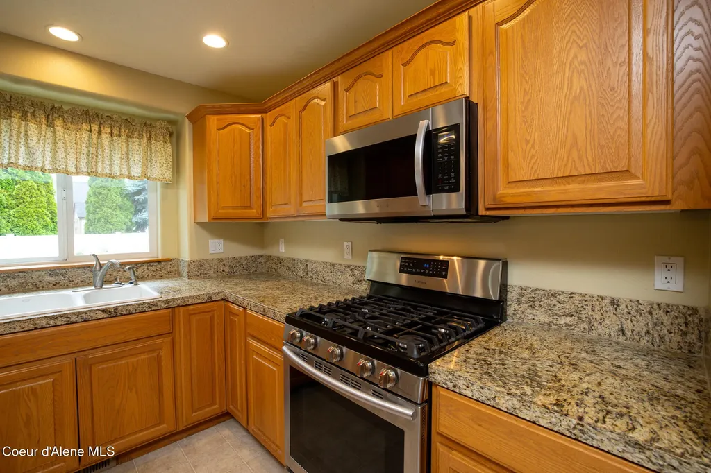 11440 N Rocking R Road Hayden ID 83835