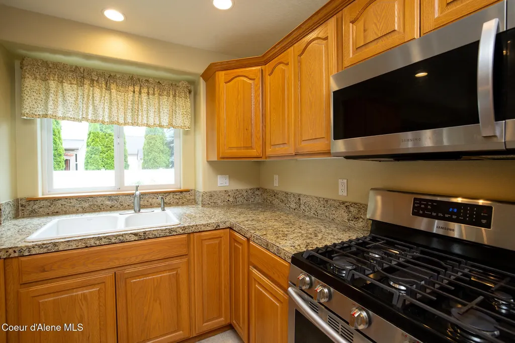 11440 N Rocking R Road Hayden ID 83835