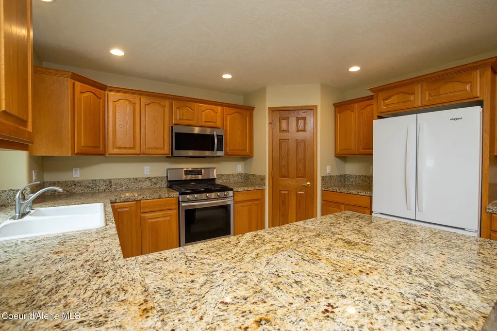 11440 N Rocking R Road Hayden ID 83835