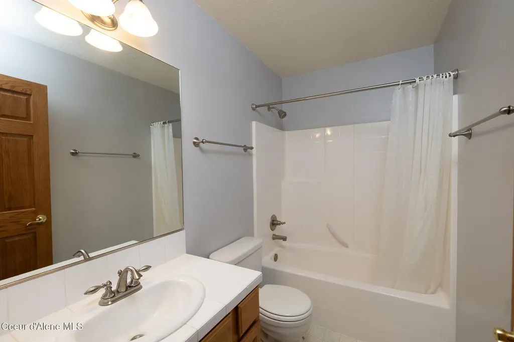 11440 N Rocking R Road Hayden ID 83835