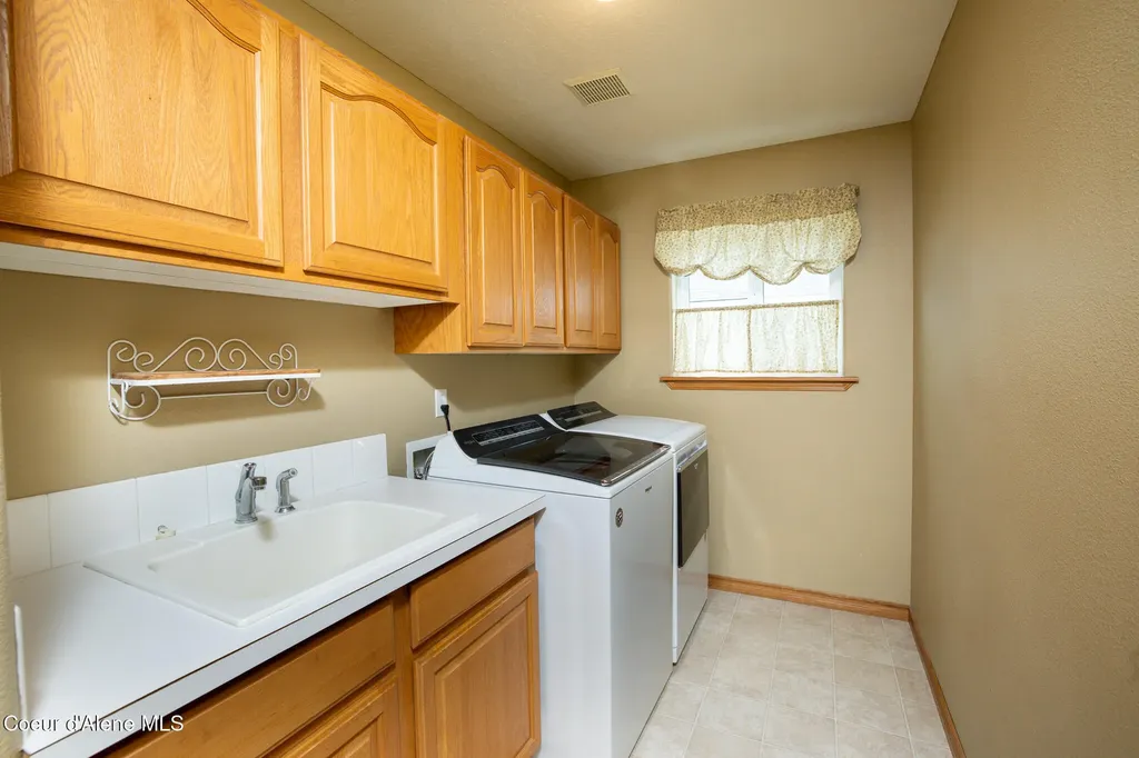 11440 N Rocking R Road Hayden ID 83835