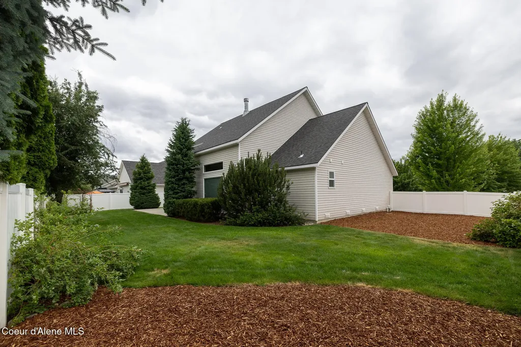 11440 N Rocking R Road Hayden ID 83835