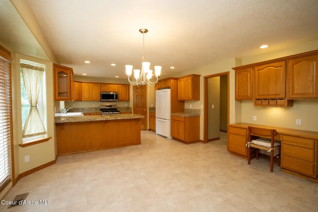 11440 N Rocking R Road Hayden ID 83835