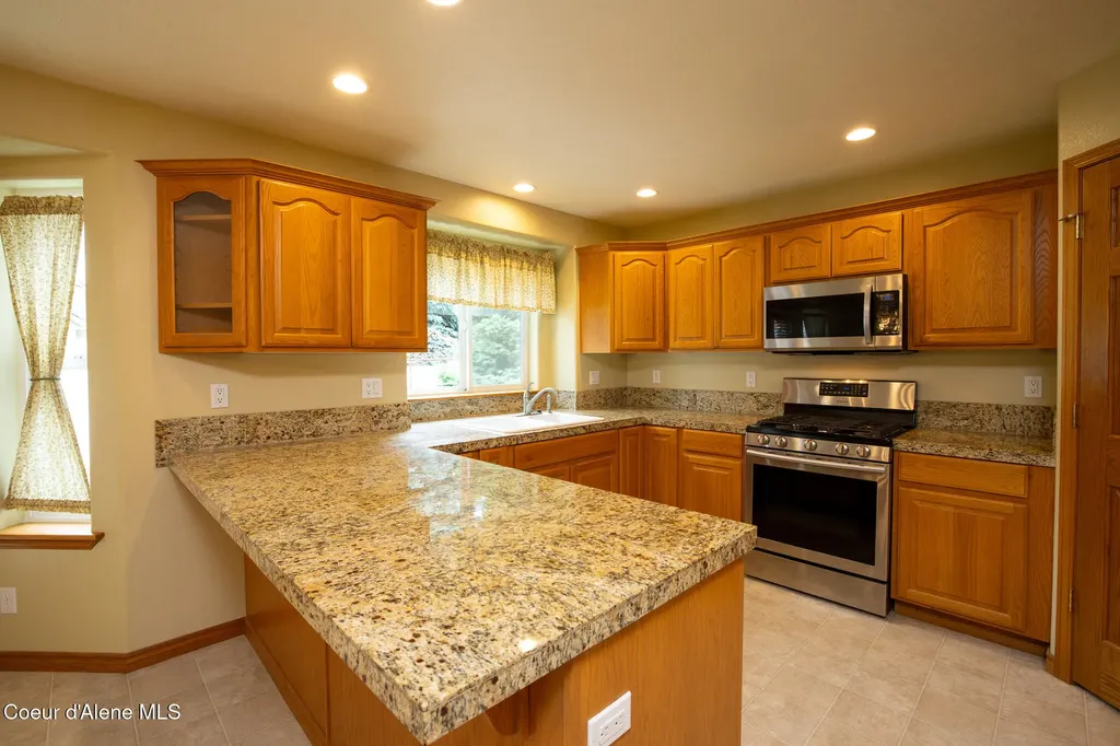 11440 N Rocking R Road Hayden ID 83835