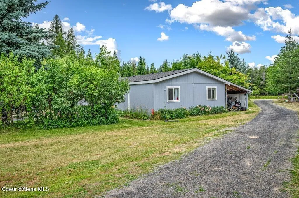 1822 Kootenai Trail Road Naples ID 83847
