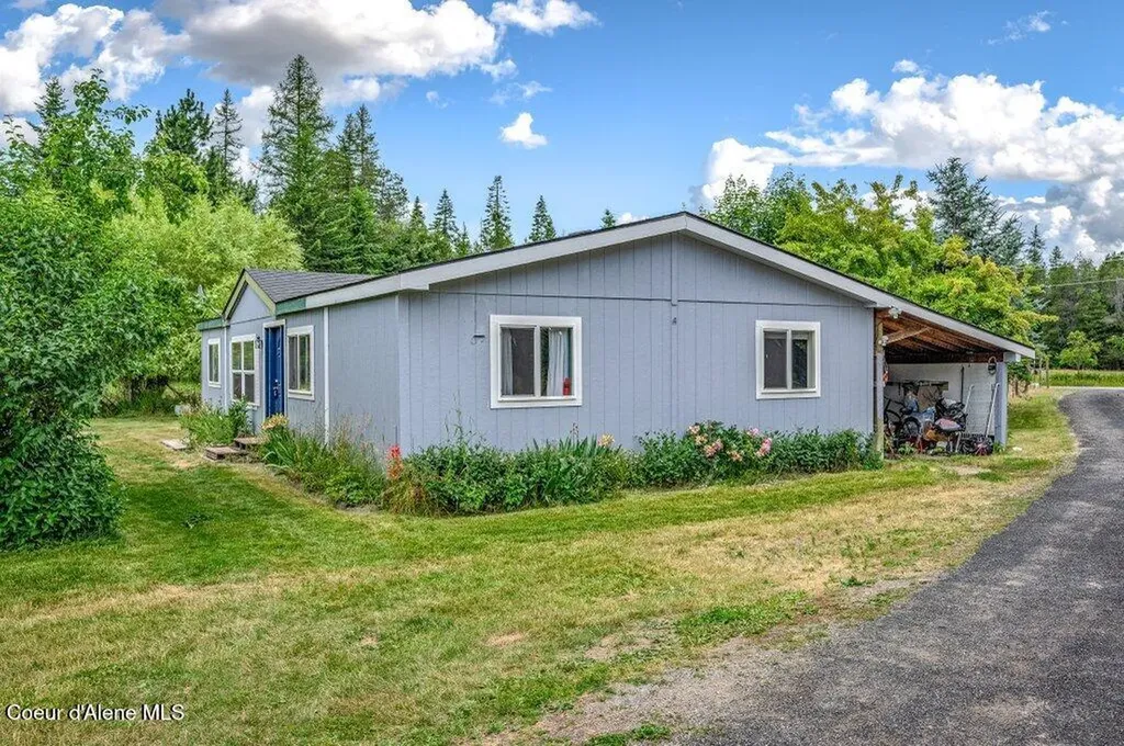 1822 Kootenai Trail Road Naples ID 83847