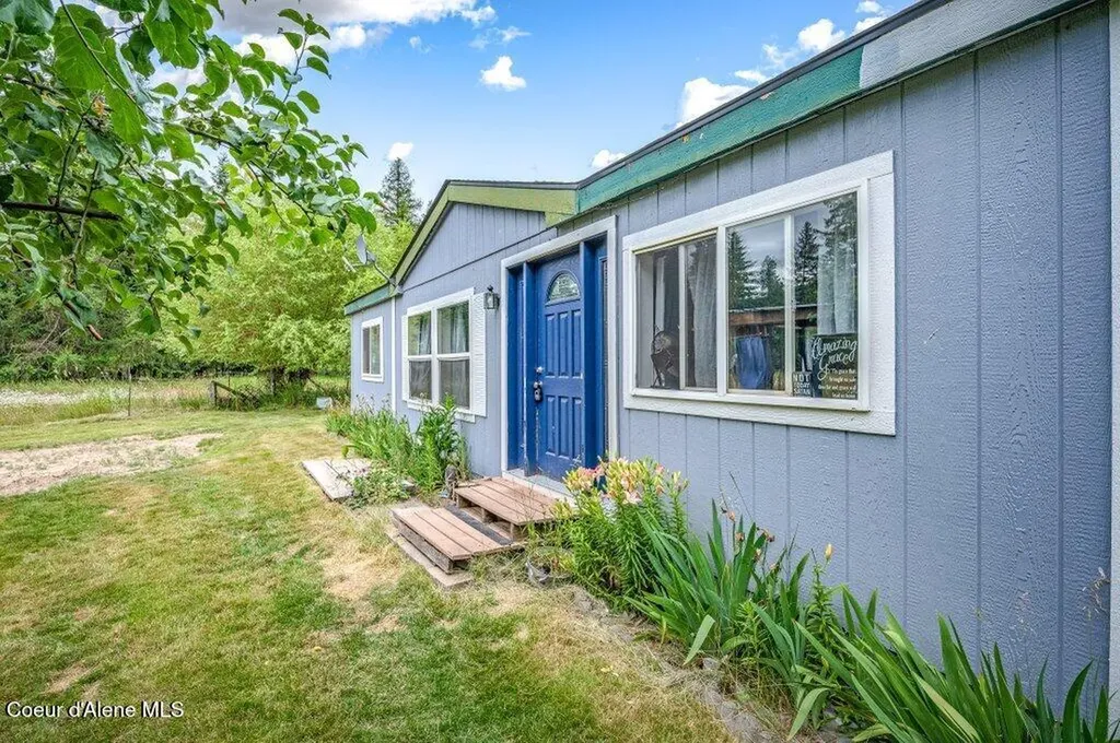 1822 Kootenai Trail Road Naples ID 83847