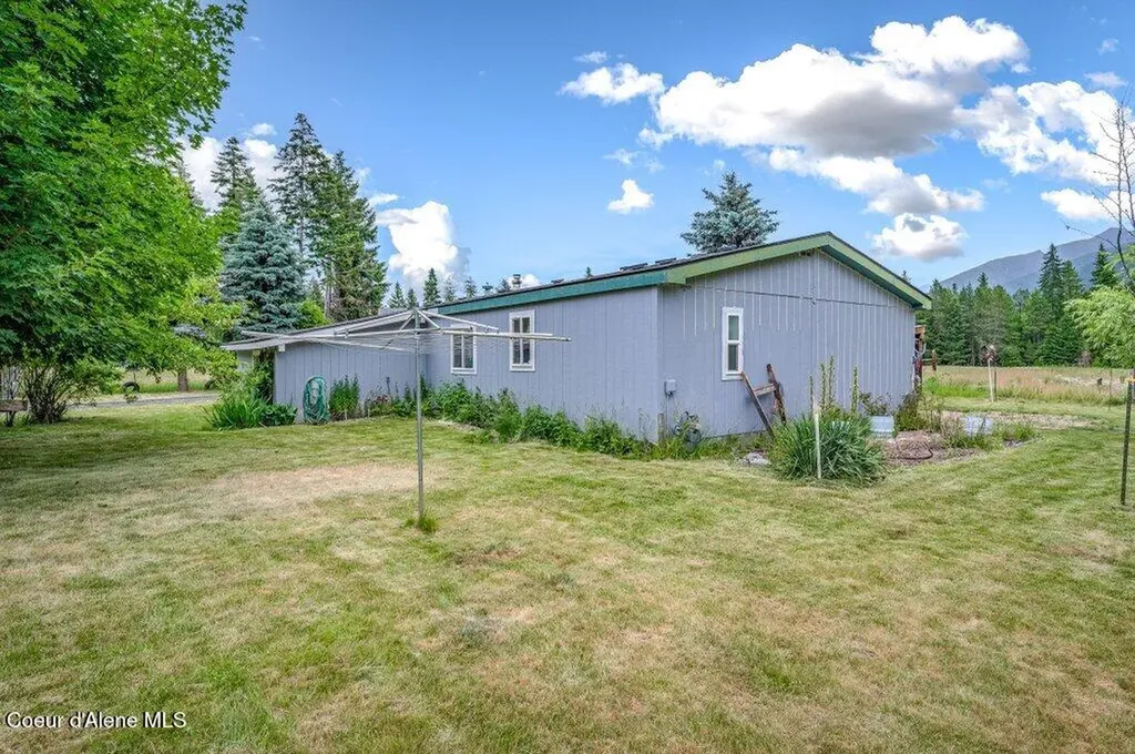 1822 Kootenai Trail Road Naples ID 83847