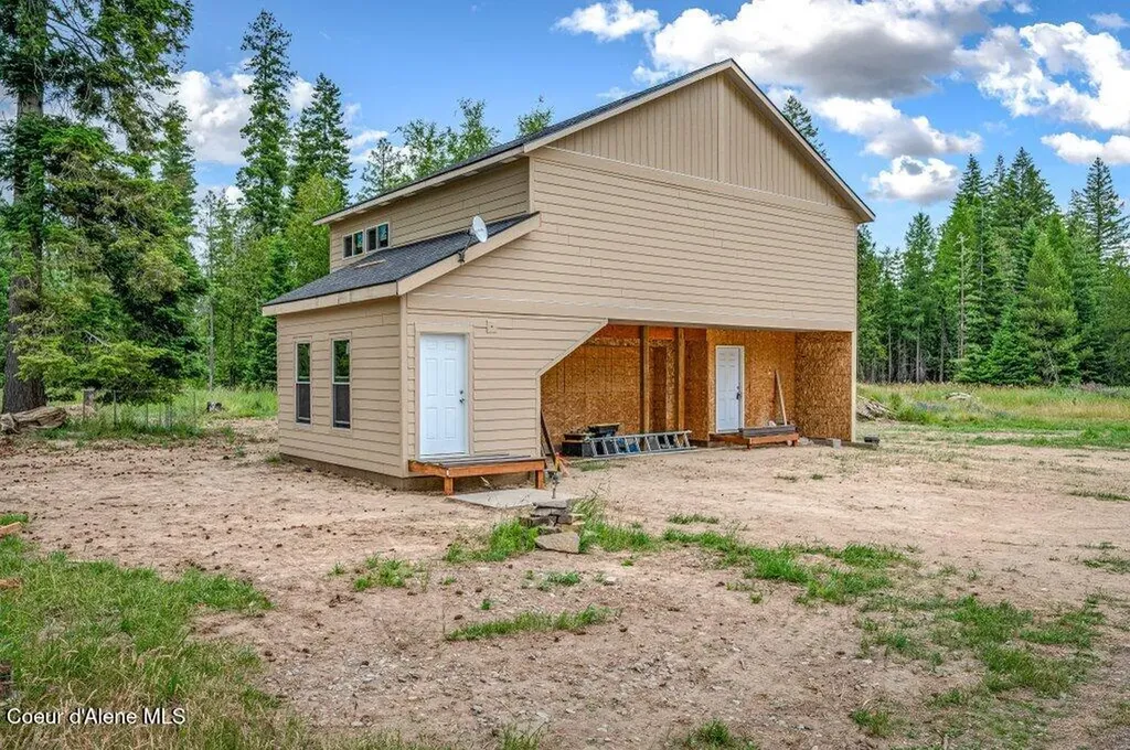 1822 Kootenai Trail Road Naples ID 83847