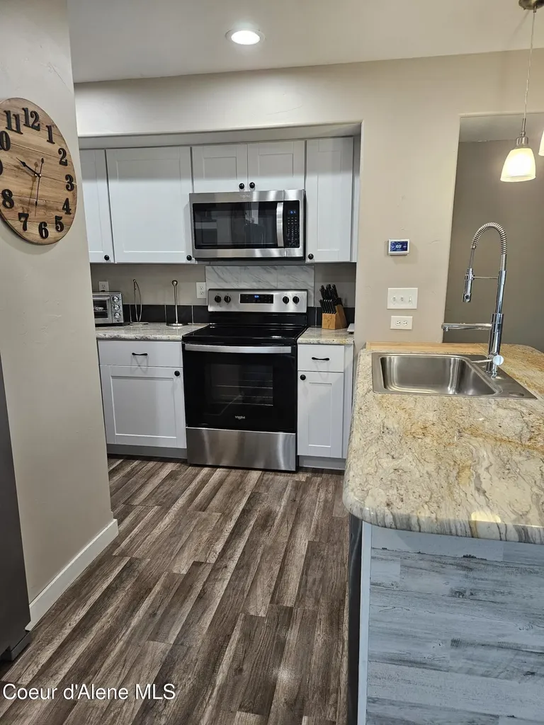 1822 Kootenai Trail Road Naples ID 83847