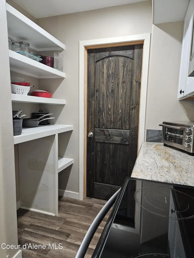 1822 Kootenai Trail Road Naples ID 83847
