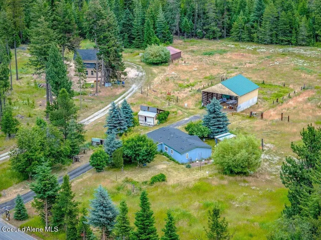 1822 Kootenai Trail Road Naples ID 83847