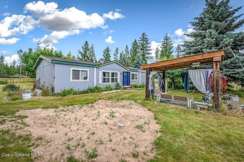 1822 Kootenai Trail Road Naples ID 83847