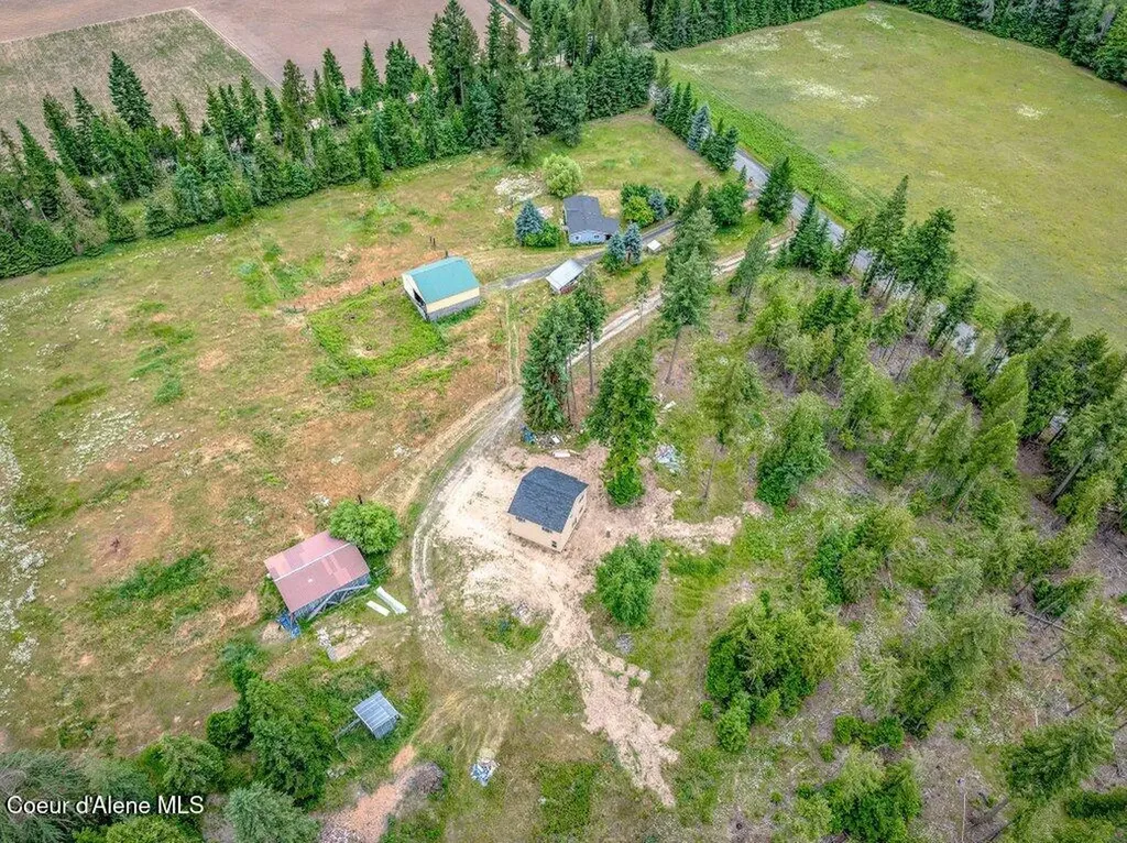 1822 Kootenai Trail Road Naples ID 83847