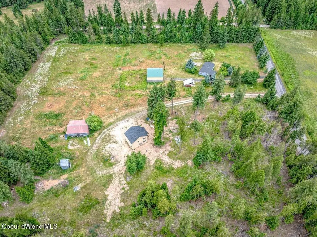 1822 Kootenai Trail Road Naples ID 83847