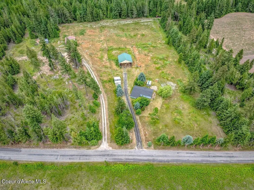 1822 Kootenai Trail Road Naples ID 83847