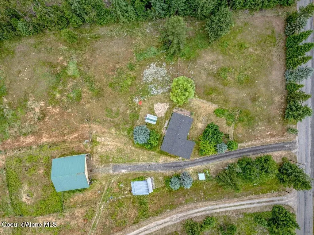1822 Kootenai Trail Road Naples ID 83847