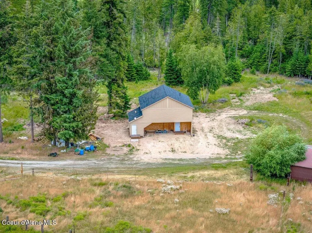 1822 Kootenai Trail Road Naples ID 83847