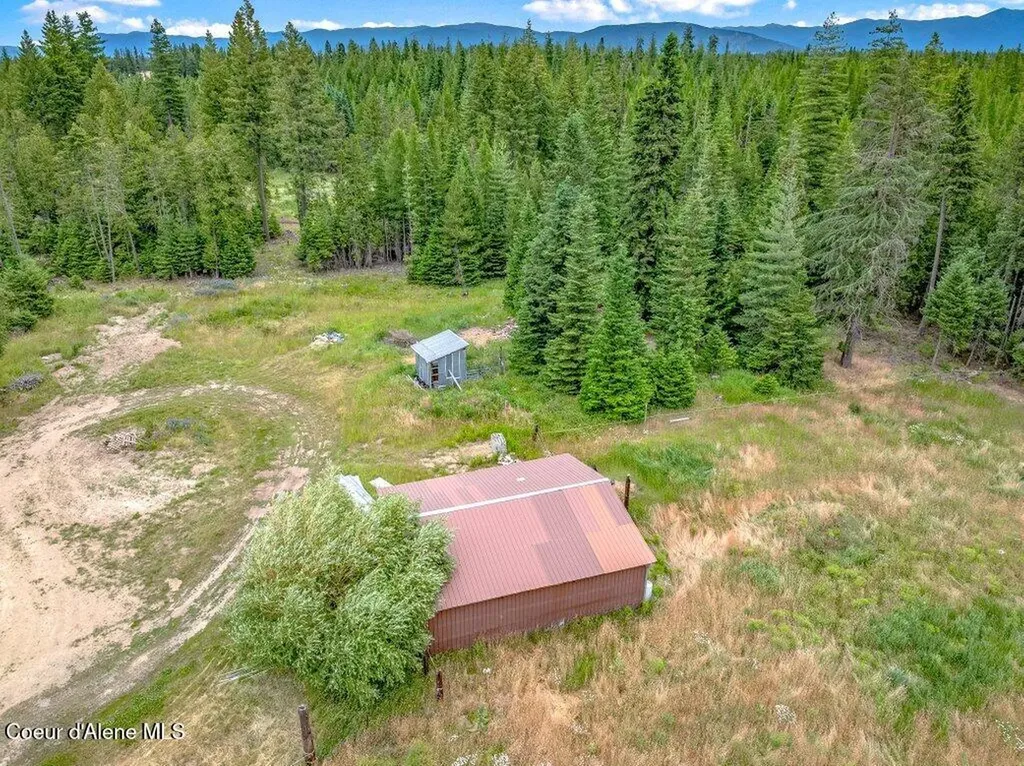 1822 Kootenai Trail Road Naples ID 83847