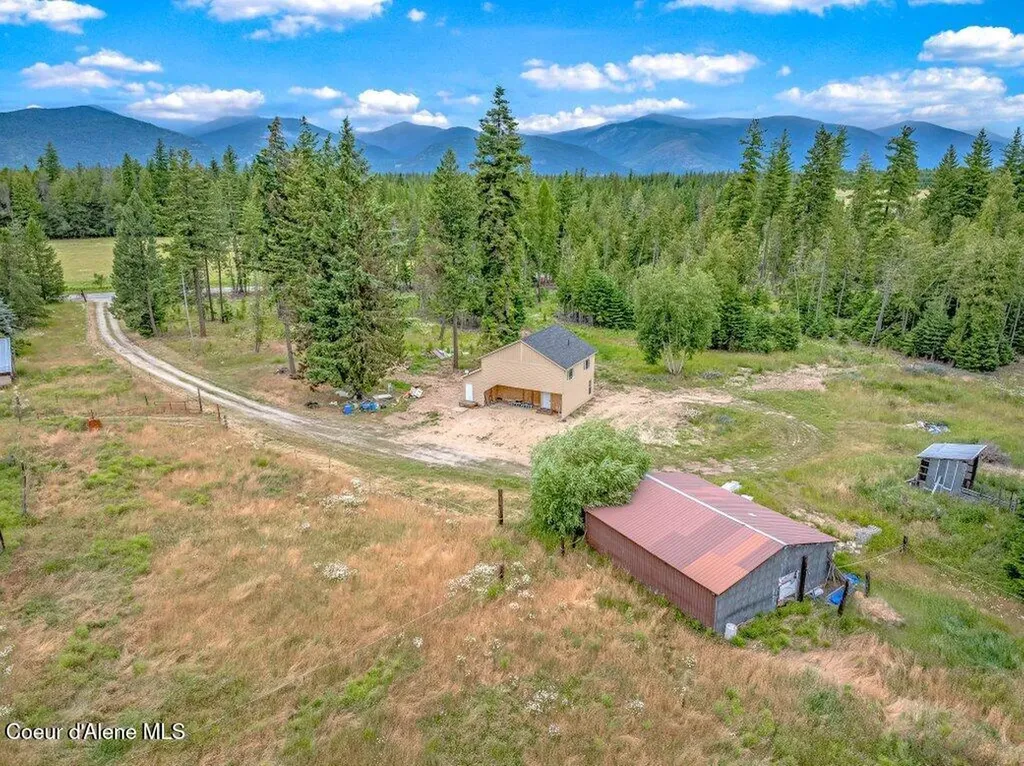 1822 Kootenai Trail Road Naples ID 83847