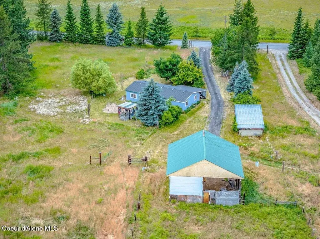 1822 Kootenai Trail Road Naples ID 83847