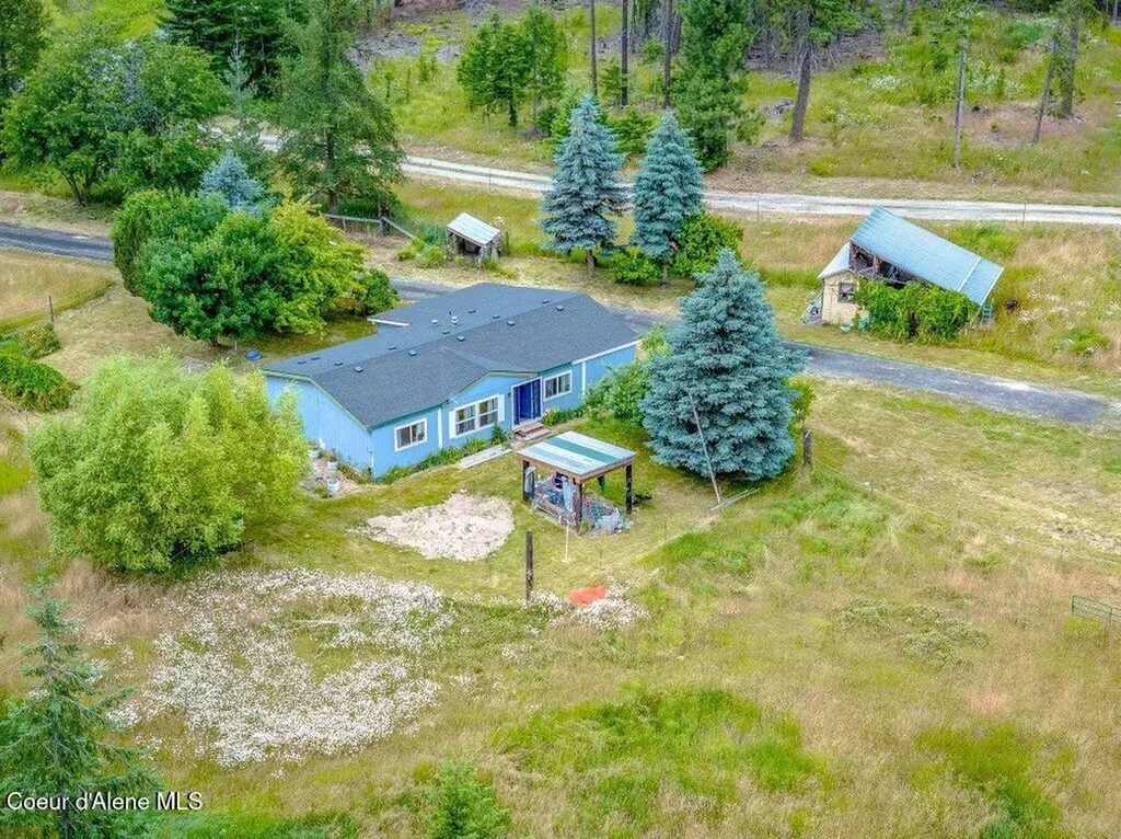 1822 Kootenai Trail Road Naples ID 83847