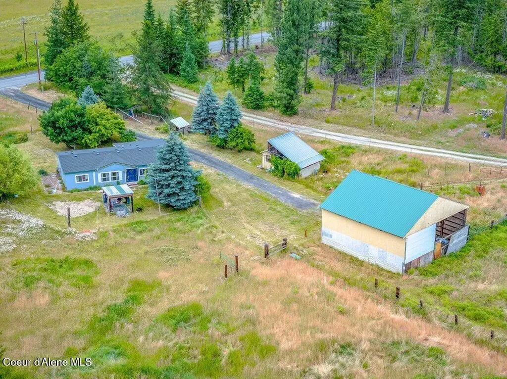 1822 Kootenai Trail Road Naples ID 83847