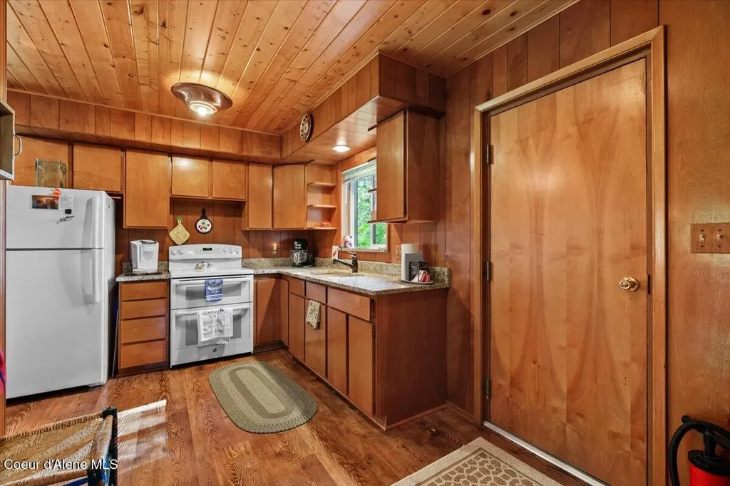 7552 W Mount Carlton Drive Spirit Lake ID 83869