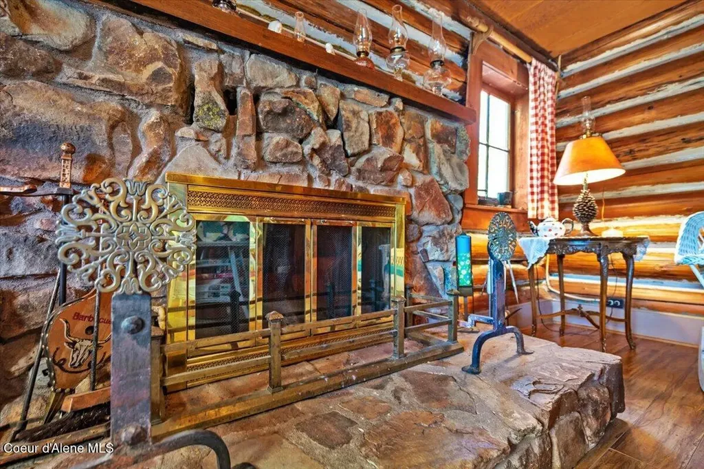 7552 W Mount Carlton Drive Spirit Lake ID 83869