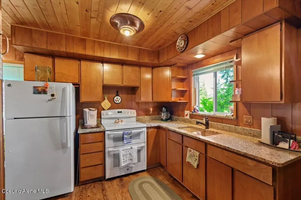 7552 W Mount Carlton Drive Spirit Lake ID 83869