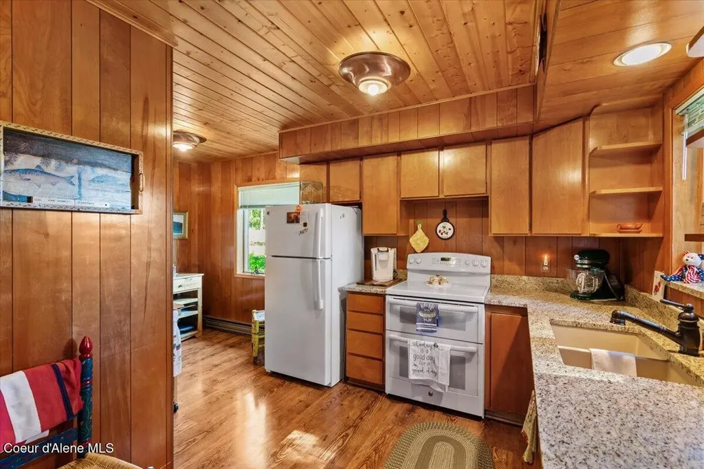 7552 W Mount Carlton Drive Spirit Lake ID 83869