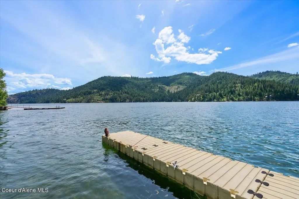 7552 W Mount Carlton Drive Spirit Lake ID 83869