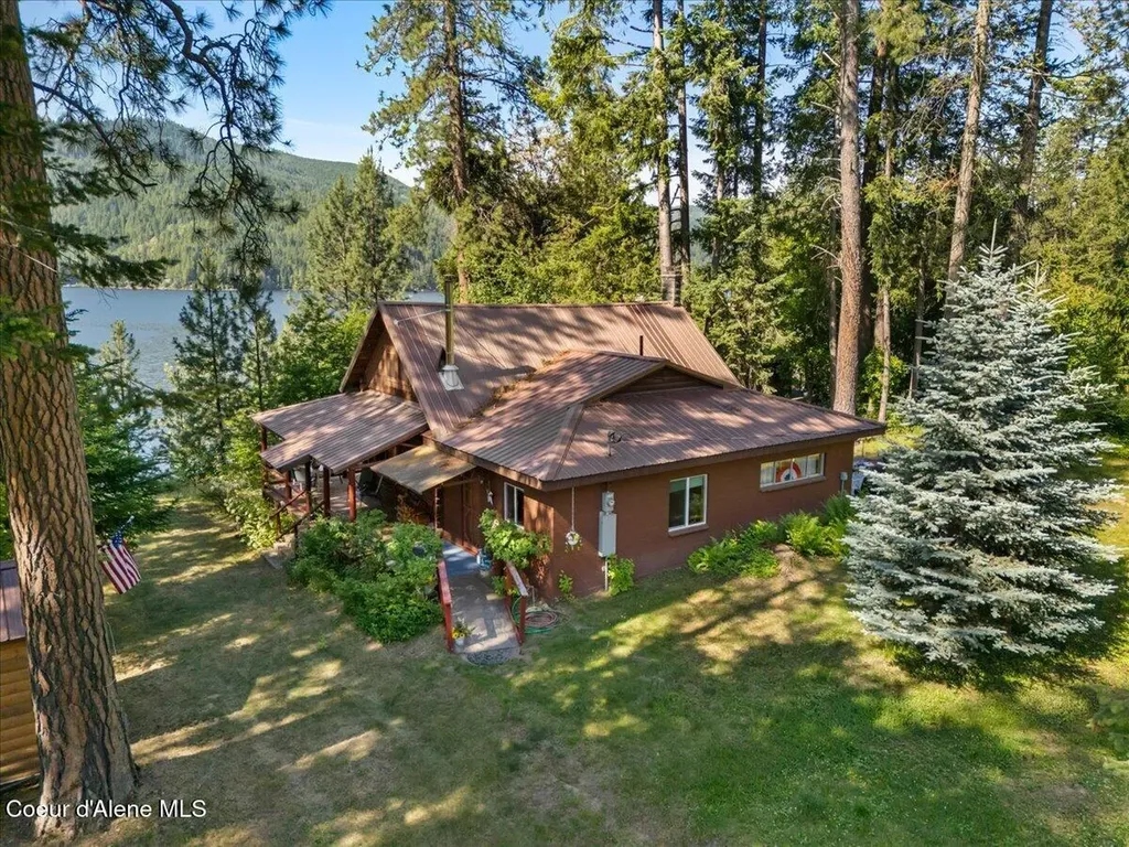 7552 W Mount Carlton Drive Spirit Lake ID 83869