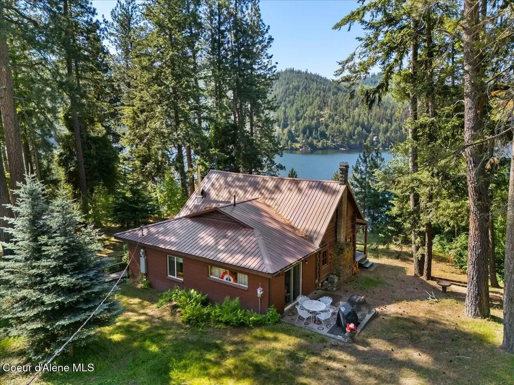 7552 W Mount Carlton Drive Spirit Lake ID 83869