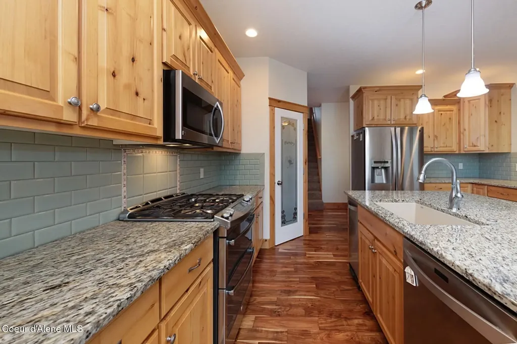 7463 W Lancaster Road Rathdrum ID 83858