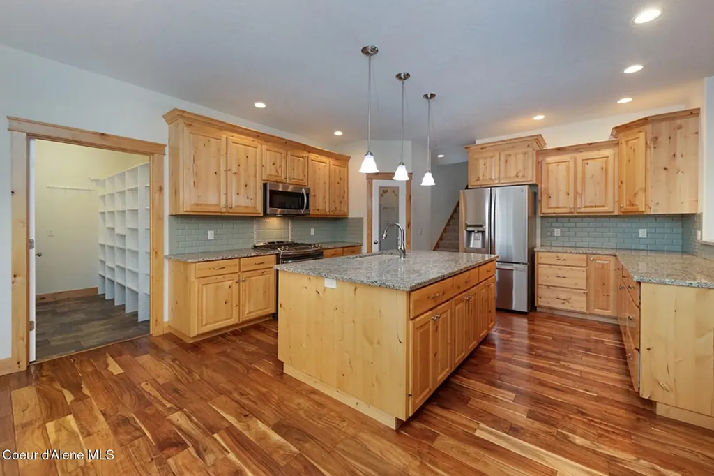 7463 W Lancaster Road Rathdrum ID 83858