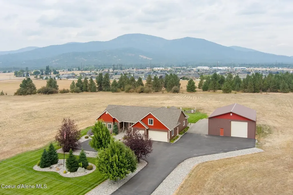 7463 W Lancaster Road Rathdrum ID 83858